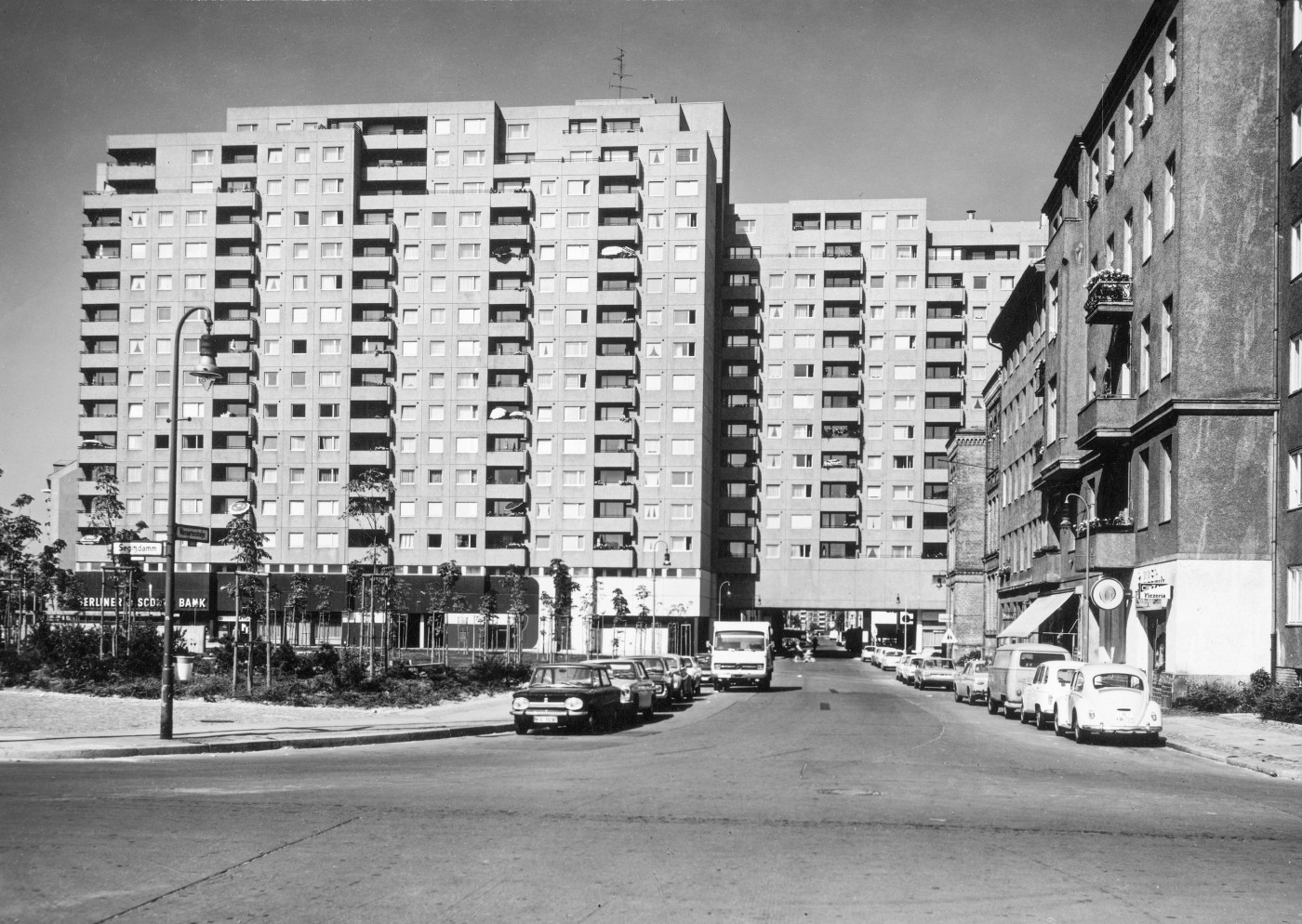 Residential Buildings On Wassertorplatz Werner Duttmann Building Berlin